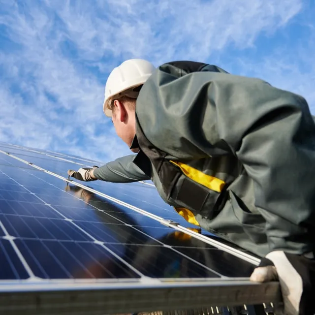 ジャパンホームズは太陽光発電協会が制定した保守点検ガイドラインに準じて、お客様の大切な太陽光発電所をしっかり守ります